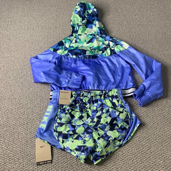 Nike Kids jacket & Shorts Set Size‎ Small Blue Floral Windrunner 2-Peice NWT - Picture 7 of 8